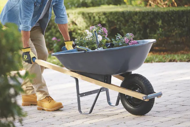 produits de jardinage outils brouettes epandeurs